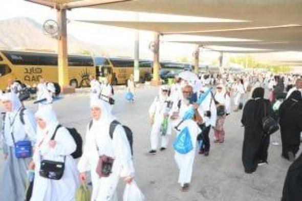 حجاج الجمعيات الأهلية يواصلون أداء المناسك ويرمون جمرة العقبة الكبرى