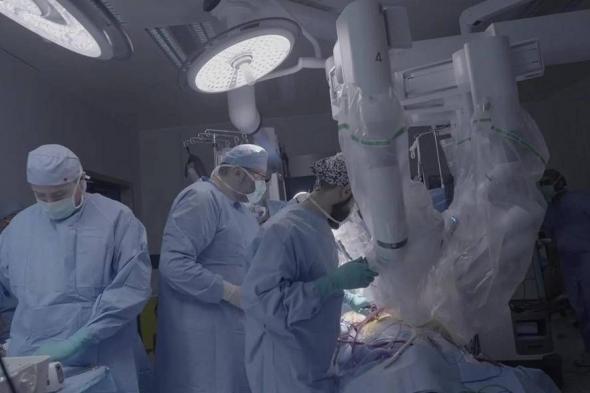الروبوت الجراحي يجري عملية استبدال صمام للقلب بمكة المكرمة