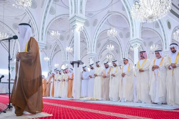 حاكم عجمان يؤدي صلاة عيد الأضحى في مسجد الشيخ راشد بن حميد