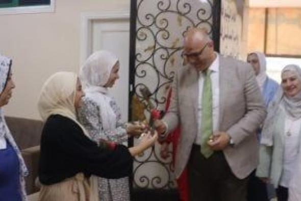جبر الخواطر.. محافظ القليوبية يشارك الأيتام فرحة عيد الأضحى ويقدم لهم الهدايا