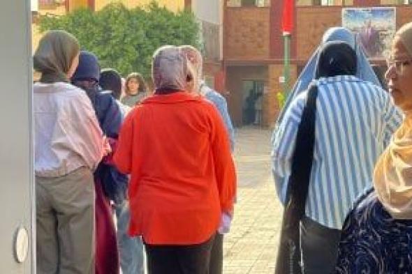 تفتيش دقيق لطلاب الثانوية العامة قبل دخول لجان الفيزياء والتاريخ.. صور
