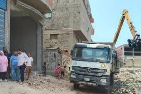 محافظ الدقهلية يتابع حملة رفع المخلفات وتطهير ترعة قرية زيان بمركز بلقاس