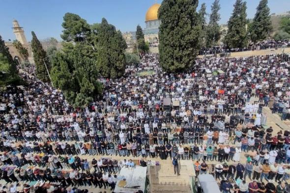 45 ألفا يؤدون صلاة الجمعة في المسجد الأقصى
