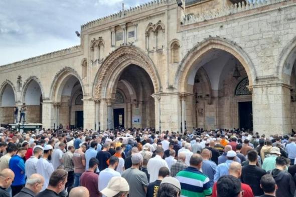 رغم معيقات الاحتلال.. 40 ألفا يؤدون صلاة الجمعة في المسجد الأقصى
