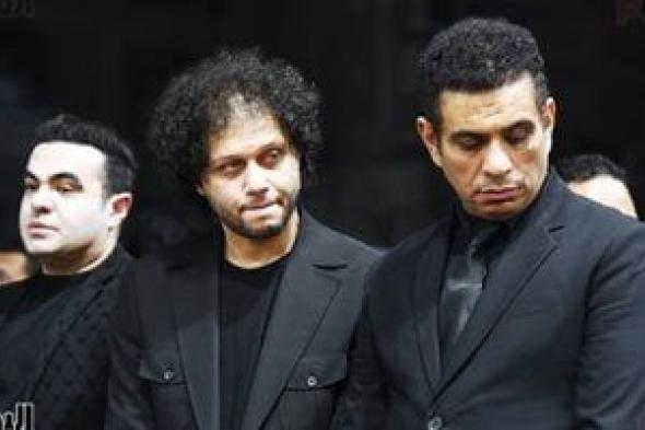بدء عزاء المطرب الشعبى أحمد عامر بمسجد الحامدية الشاذلية.. صور