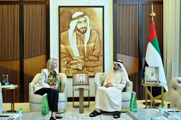 علي النعيمي والسفيرة الأمريكية لدى الدولة يستعرضان علاقات التعاون