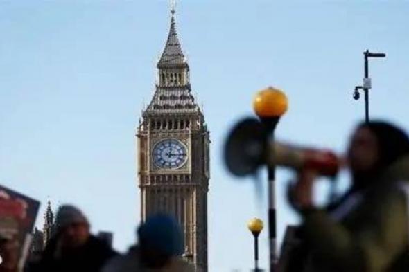 50 ألف طبيب يشلون بريطانيا.. إضراب لـ 5 أيام يهز الخدمات الصحية