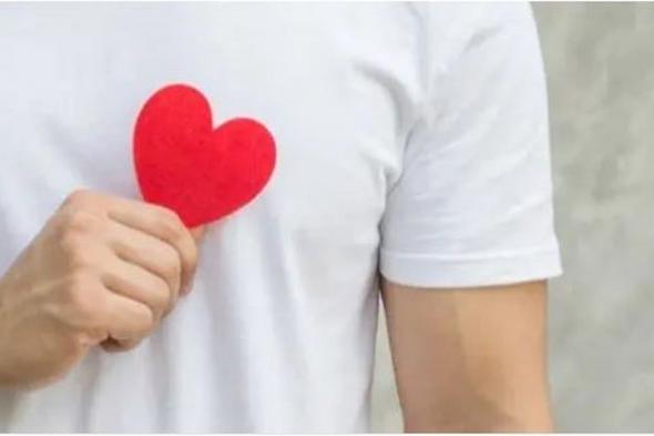 أبرزها الخبز الأبيض واللحوم الحمراء.. دراسة: 6 أطعمة تضر صحة القلب