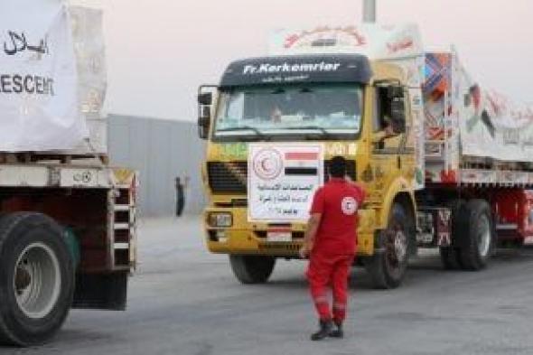 استئناف دخول المساعدات الإنسانية إلى الفلسطينيين بقطاع غزة