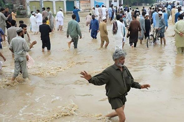 ارتفاع حصيلة ضحايا أمطار باكستان إلى 910 قتلى و1044 مصابًا