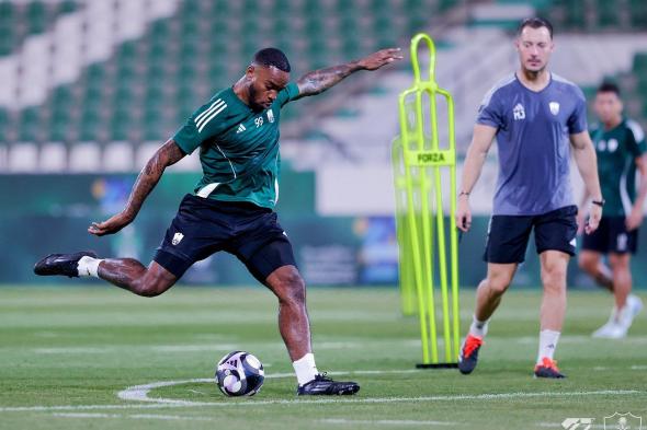 إيفان توني: الدوري السعودي يقف على قدم المساواة مع البريميرليج