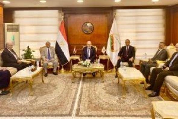 وفد من جامعة الأزهر يهنئ المستشار محمد الشناوي بتوليه رئاسة النيابة الإدارية