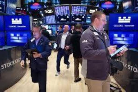 «وول ستريت» تعمّق خسائرها..«داو جونز» هبط 318 نقطة