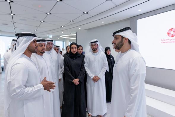 منصور بن محمد شهدت تخريج الدفعة الأولى من قادة التطوع المجتمعي في دبي