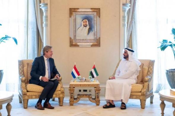 سيف بن زايد يبحث مع عدد من وزراء الداخلية التعاون الشرطي