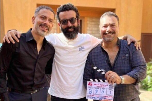 محمد العدل يبث الحماس للجمهور قبل عرض الحلقة الثالثة من مسلسل «ورد وشكولاته»