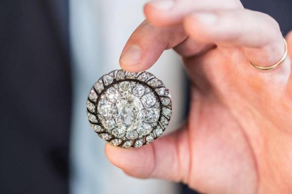 مزادات على مجوهرات بملايين الدولارات في جنيف