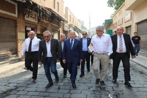 محافظ القاهرة يجري جولة تفقدية لأعمال تطوير باب النصر والجمالية ومسجد الحاكم
