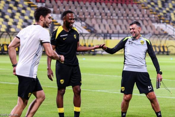 كونسيساو يختار بديل الموسى لمباراة الأهلي في دوري روشن