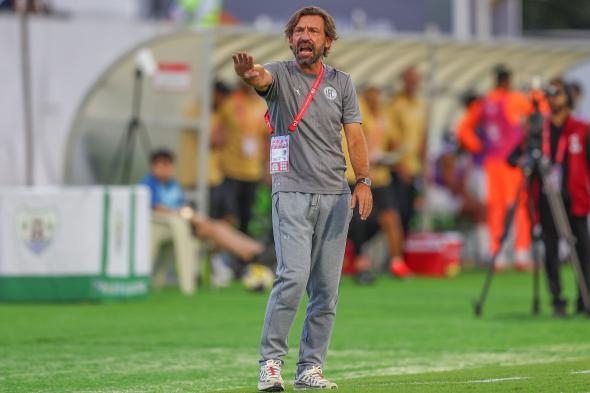 أول هزيمة للأسطورة بيرلو بملاعب الإمارات