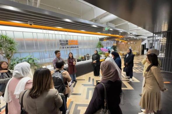 رائدات أعمال إماراتيات يستكشفن حلول التجارة الإلكترونية والذكاء الاصطناعي في الصين