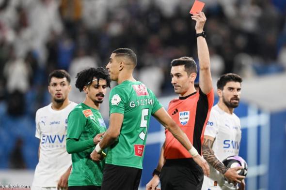 حالات الطرد في مباراة الهلال والنجمة تحظى بتأييد تحكيمي قوي