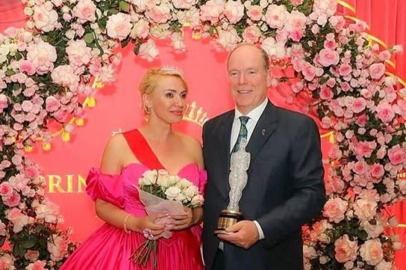 من أمير موناكو لنجوم هوليوود.. إليك أبرز حضور حفل (الجراند بول) التاريخي في عابدين