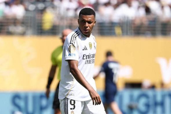 مبابي يرد بقوة على مطرب راب استفزه