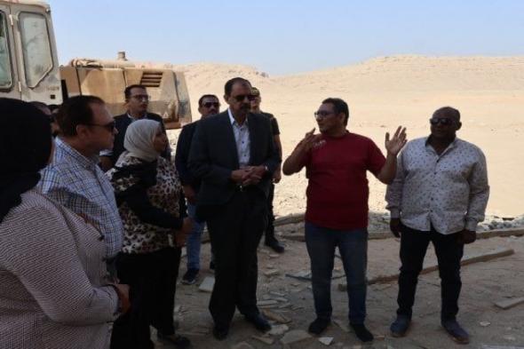 محافظ سوهاج يقوم بجولة تفقدية لأعمال إنشاء بوابة المدخل الغربي للمحافظة