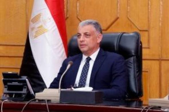 محافظ الإسماعيلية يتابع استعدادات احتفالية "مائة عام من الحرب إلى السلام"