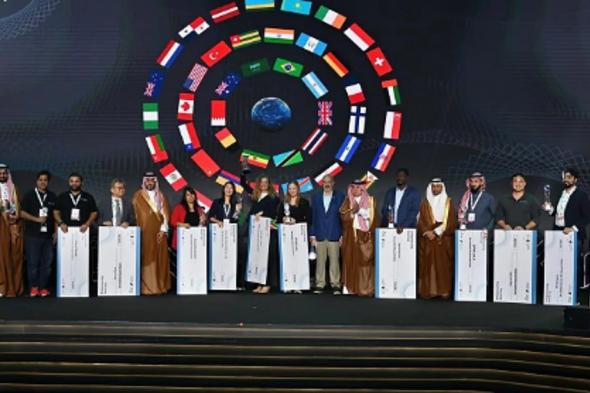 وزير التجارة يتوّج الفائزين بكأس العالم لريادة الأعمال في ملتقى بيبان 2025