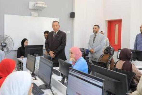 رئيس جامعة المنصورة الجديدة يتابع اختبارات منتصف الفصل الدراسي الأول