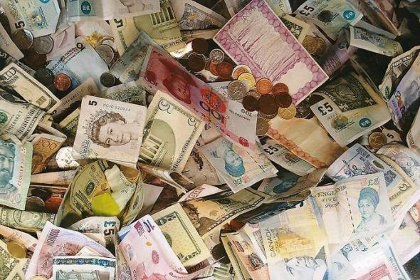 أسعار العملات العربية والأجنبية تتغير مقابل الجنيه المصري اليوم الأحد في البنوك