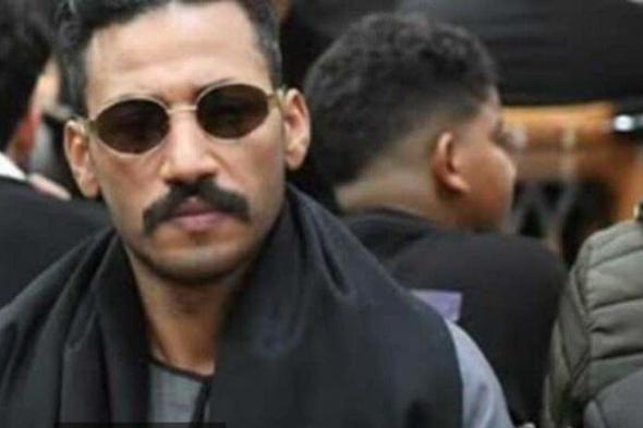 ظهور جعفر العمدة في عزاء والد محمد رمضان يثير تفاعلاً واسعاً بين الحضور