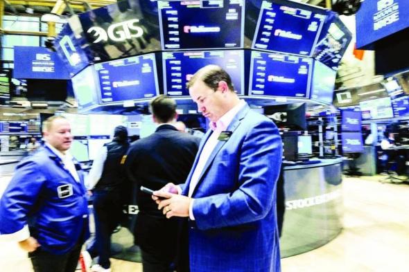 الأسهم الأمريكية تتراجع تحت ضغط قطاع التكنولوجيا