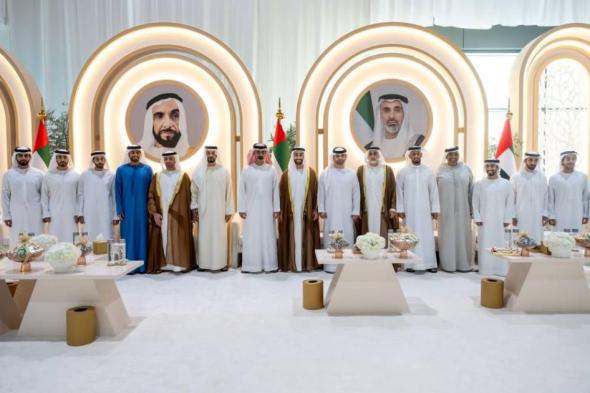 منصور بن محمد يحضر أفراح المهيري وآل حامد