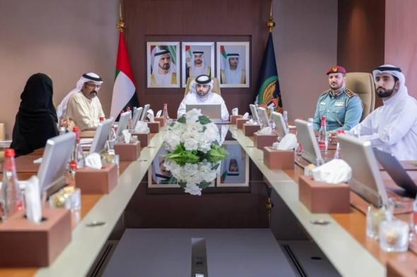 منصور بن محمد: الارتقاء بجاهزية الدفاع المدني أولوية