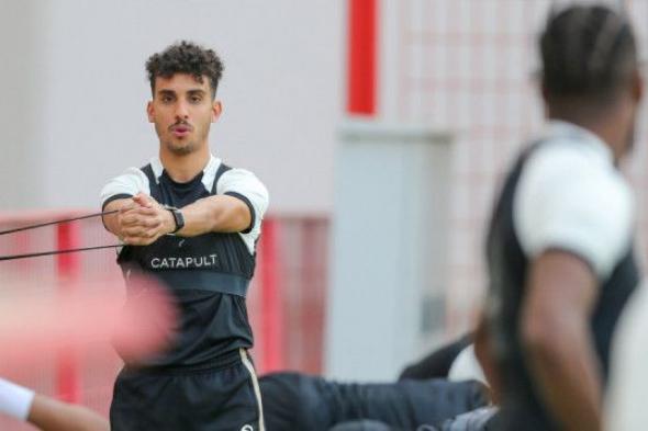 هولشتاين كيل يعرض ضم ضاري العنزي من ضمك