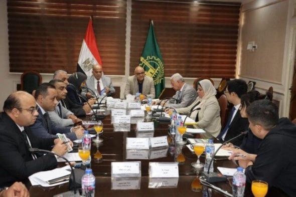 محافظ القليوبية يستعرض خطوات تحويل النفايات إلى طاقة كهربائية في اجتماع هام