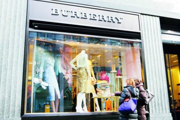 قفزة في مبيعات «بربري» وسط تزايد الطلب الصيني