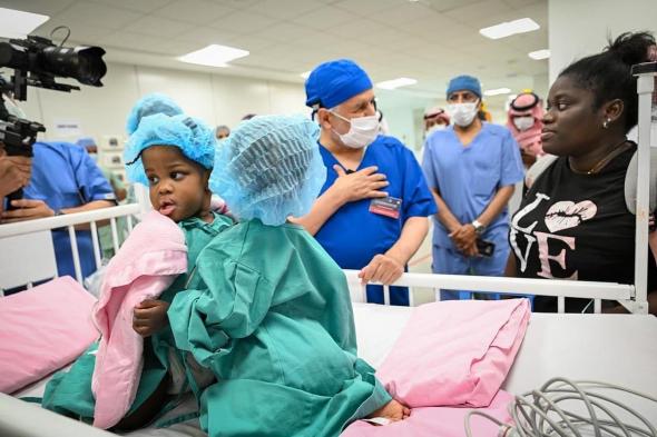 بدء المرحلة الأولى من فصل التوأم السيامي الجامايكي "أزاريا وأزورا" في الرياض