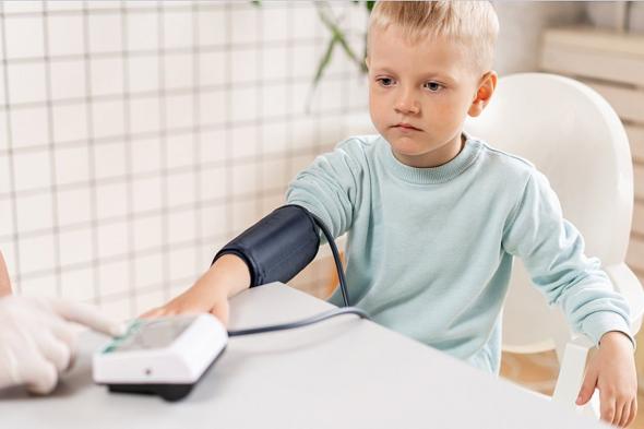 دراسة: تضاعف إصابات ضغط الدم بين الأطفال عالميًا خلال 20 عامًا