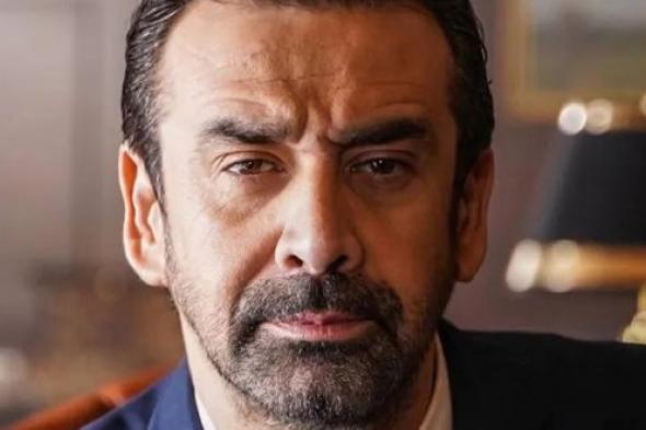 كريم عبد العزيز يوجّه رسالة مؤثرة بعد تكريمه بـ”الهرم الذهبي”