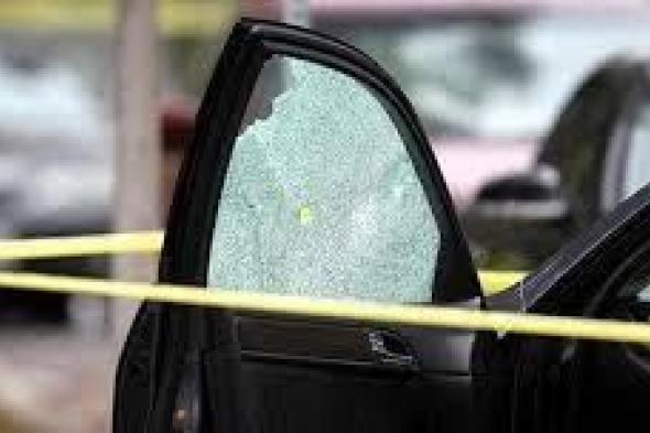 زوجة تحطم سيارة زوجها وتوثقها بسبب «نفقة» (فيديو)