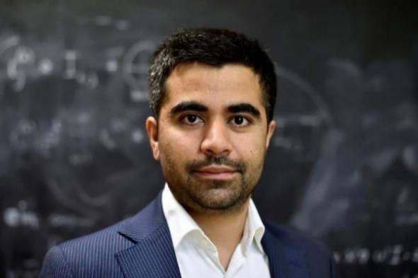 رائد الأعمال البريطاني هيرمان نارولا يعلن انتقاله إلى دبي