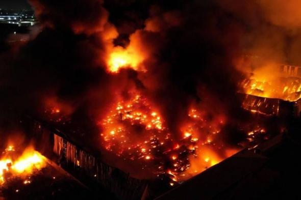 شاهد.. لحظات الرعب التي هزت الأرجنتين: انفجارات ضخمة تلتهم مجمعاً صناعياً (فيديو)