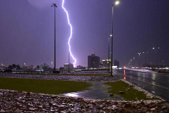 أمانة جدة تبدأ جهودًا عاجلة لمواجهة تأثيرات الأمطار وتقديم الدعم للمواطنين