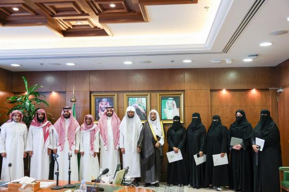 وزير الشؤون الإسلامية: توظيف 60 ألف مواطن ومواطنة منجز تاريخي بدعم القيادة الرشيدة