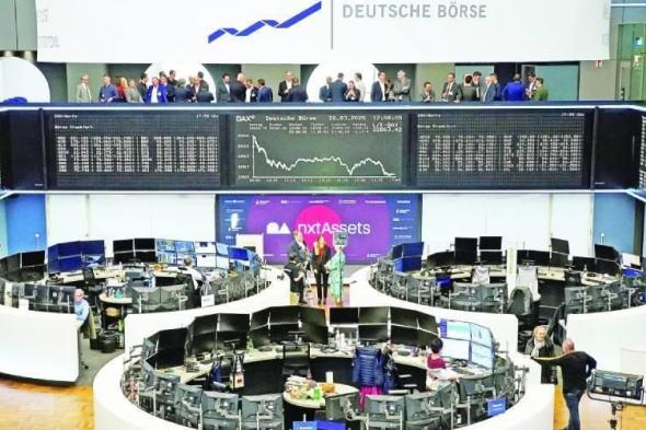 الأسهم الأوروبية تتراجع و«ساب» تقفز 7% بعد صفقة مقاتلات مع كولومبيا