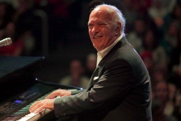 عمر خيرت يتغيب عن حفل مهرجان صدى الأهرامات لأسباب صحية طارئة